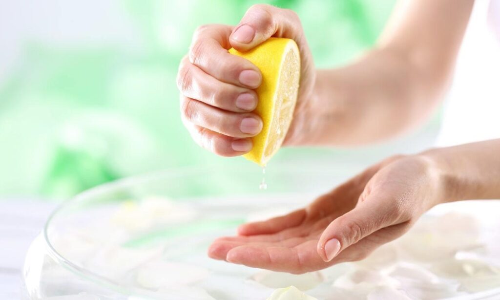 Freshly squeezed lemon juice