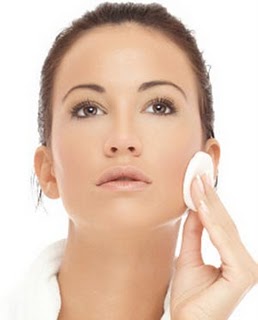 Removing makeup to prevent blackheads