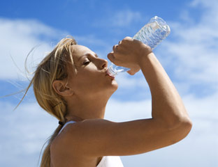 Drinking water helps prevent blackheads