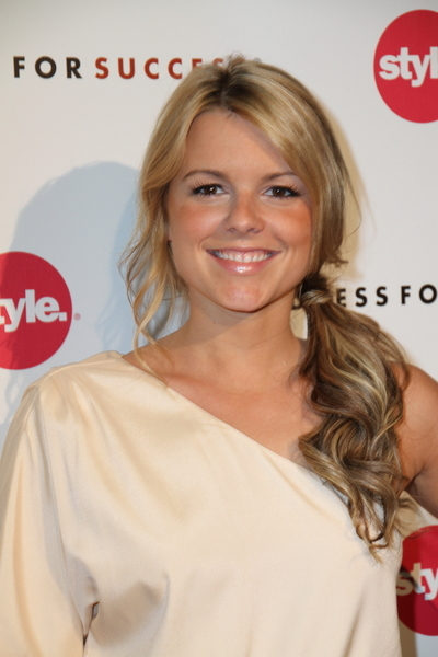 Ali Fedotowsky hairstyle