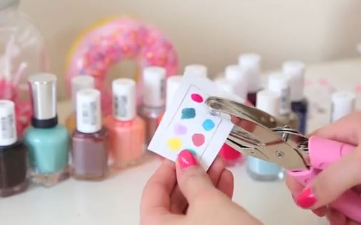 Nail polish organizing