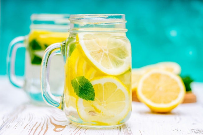 Water drink with fresh lemons